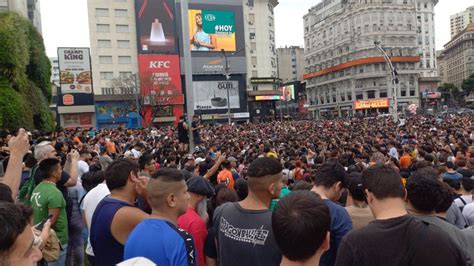 Masiva Concentraci N De Fans De Dragon Ball En El Obelisco