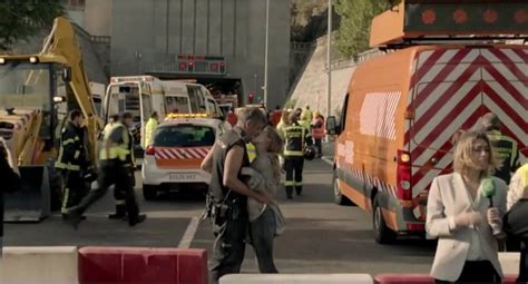 IMCDb org Volkswagen Crafter I Typ 2E in Los del túnel 2016