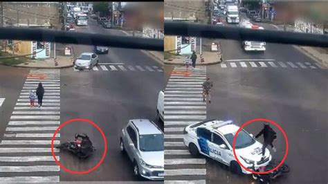 V Deo Motociclista Es Embestido Por Patrulla Policial Tras Persecuci N