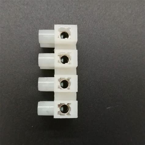 Ul94 V2 Housing 4 Pin Feed Through Terminal Block Electrical Appliance