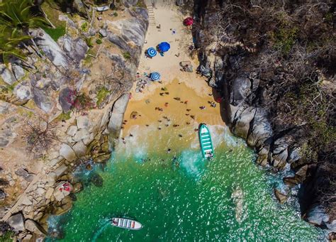 La Grandiosa Peque A Playa De Colomitos