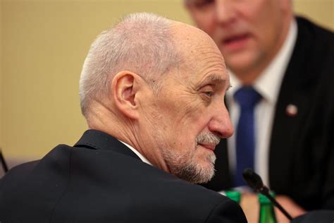 Antoni Macierewicz Zatrzymany Przez Policj To Prowokacja Tuska