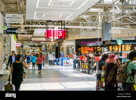 June 5 2018 Milpitas Ca Usa People Shopping At The Great Mall