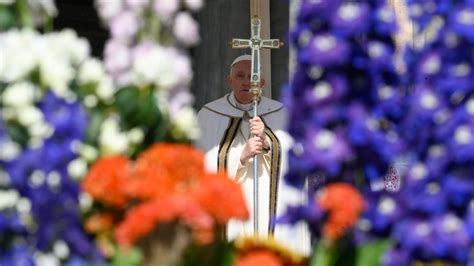 Pope Francis Presides Over Easter Sunday Mass Vatican News