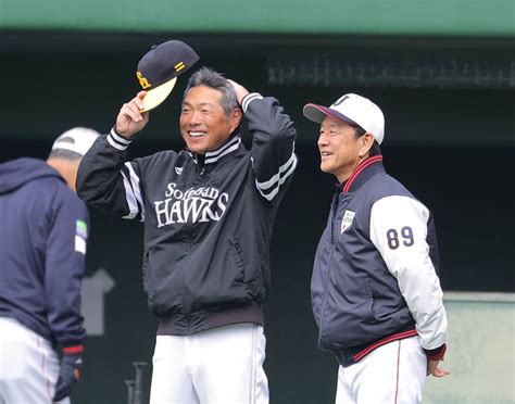 【侍ジャパン】ソフトバンク・小久保2軍監督が栗山監督にあいさつ 17年wbc監督「野球の力を信じて応援します！」 スポーツ報知