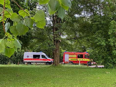 Herrenlose Kleidung am Feldmochinger See löst Vermisstensuche aus