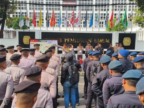 Polda Metro Jaya Terjunkan 1 728 Personel Amankan Aksi Unjuk