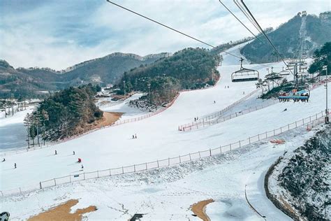 A Guide To Oak Valley Ski Resort In Korea • Torn Tackies Travel Blog