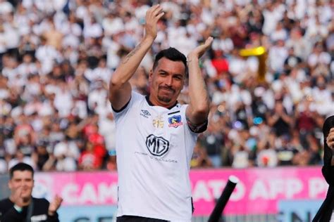 Esteban Paredes Colo Colo Despedida En El Monumental En Marzo