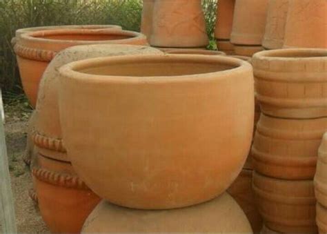 Stacked Clay Pots For DIY Pottery Garden Decor