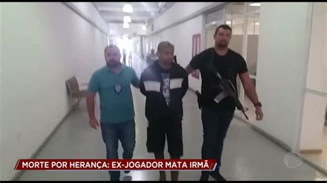 Polícia prende ex jogador de futebol que matou irmã por herança RJ