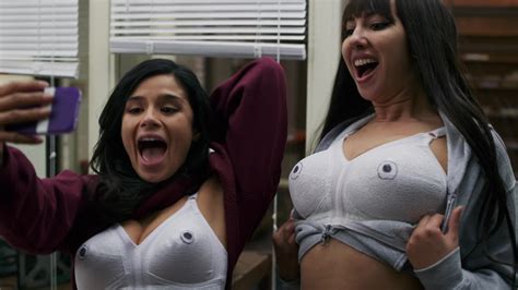 Jackie Cruz Desnuda En Orange Is The New Black