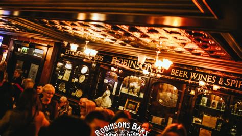 Robinsons Bar | Pubs and Clubs | Visit Belfast