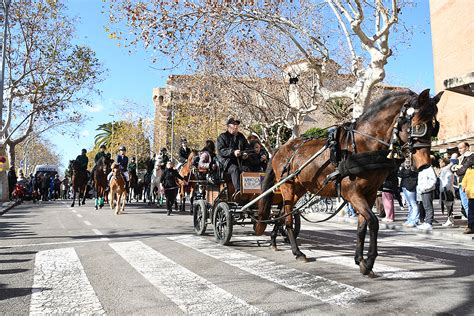 Els Tres Tombs L Acte Central De Les Festes De Sant Antoni Revista