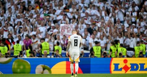 Abschied Em So Emotional Verabschiedet Sich Toni Kroos Aus Dfb