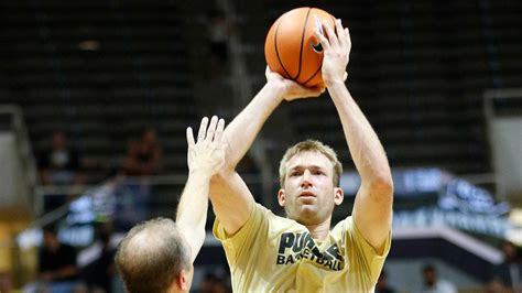 Robbie Hummel Joins Purdues Men Of Mackey For The Basketball Tournament