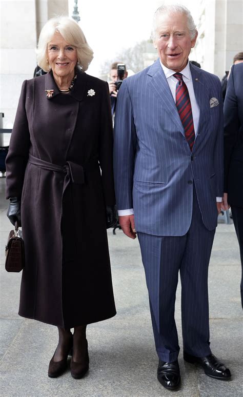 State Visit To Germany Queen Consort Wears Queen Victorias Poignant