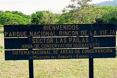 Hiking In Rinc N De La Vieja National Park Guanacaste