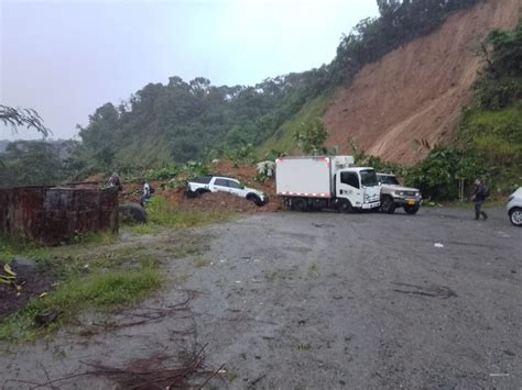 Un Deslizamiento De Tierra En Colombia Deja Al Menos Fallecidos Y