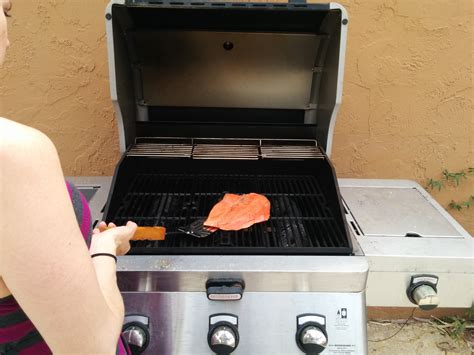 Tips For Grilling Fish - Moving Insider