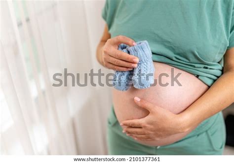 6 Woman Naked Holding Small White Box Images Stock Photos 3D Objects