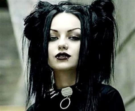 Pin By Biexyz On Vibe Nice Goth Hair Gothic Hairstyles Hair Styles