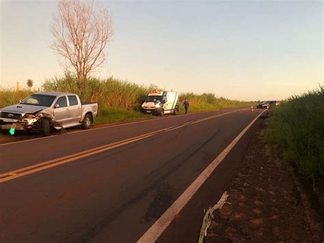 Batida Entre Carro E Caminhonete Deixa Pessoas Feridas Em Nova Londrina