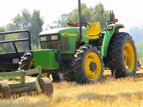 john deere  specs engine transmission dimensions