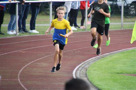 Leichtathleten Erfolgreich Bei Den Kreismeisterschaften L Bzer