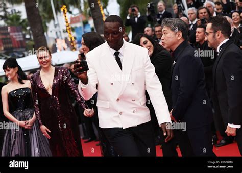 Cannes May Xinhua French Actor Omar Sy Front Also A