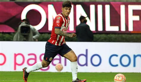 Por fin Víctor Guzmán será titular con Chivas ante Toluca en el Akron