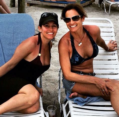 Amy Jo Johnson Amy Jo Johnson Beautiful Bikini Bikinis