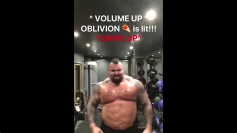 Eddie Hall Flexing His Chest To The Beat Of Eminem Funny 😂😂😂 Youtube