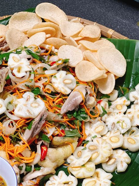 Gỏi gà măng cụt hot trend khắp MXH Hơn nửa triệu đồng kg măng cụt sống nhưng vẫn được săn lùng