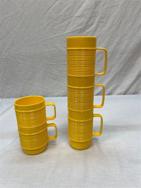 Vintage Rubbermaid Mugs Bright Yellow Cups Set Of 5 Tumblers