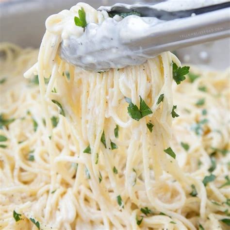 This Four Cheese Spaghetti Is Ultra Creamy And Garlicky It Comes