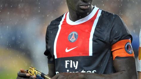 Mamadou Sakho Le Maillot Du Psg Est Lourd Porter