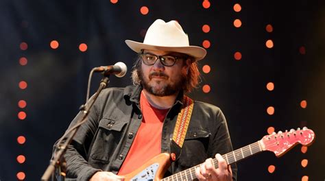 Wilco Frontman Jeff Tweedys Chicago Home Struck By Gunfire In The