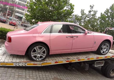 Pink Rolls-Royce Ghost Is Why Some Car Makers Screen Their Customers - autoevolution