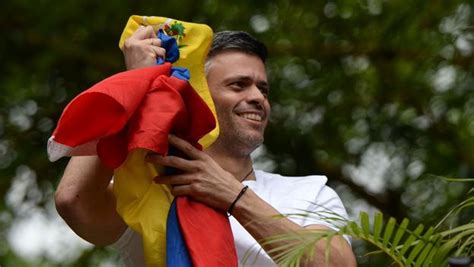 Leopoldo López Returns Home… Now what? – Translating Cuba