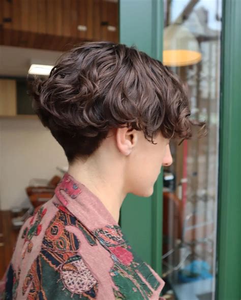 40 Short Non-Binary Haircuts That Inspire Self-Expression