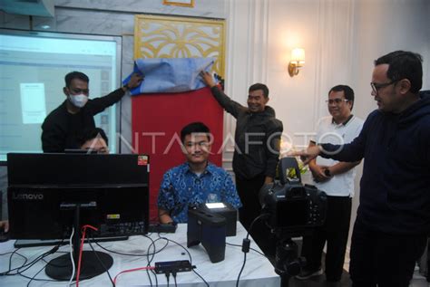 PEREKAMAN KTP ELEKTRONIK DI SEKOLAH ANTARA Foto