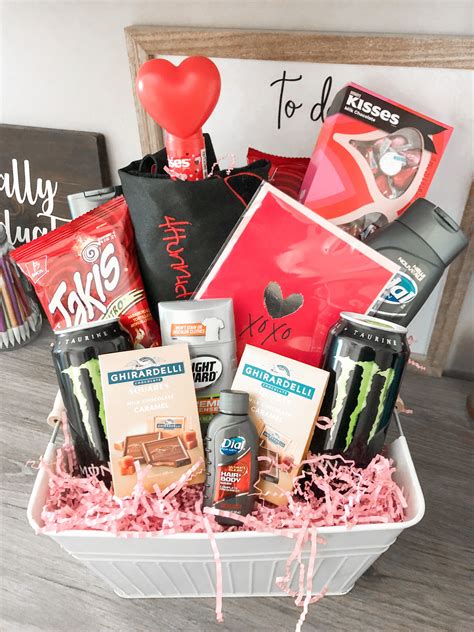 Boyfriend T Ideas Valentines Day T Basket Diy Valentine