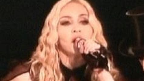 Madonna vine la Bucureşti cu antrenorul personal şi trei bucătari VIDEO