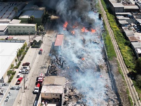 Vuelve A Incendiarse Recicladora De Cart N En Los Pinos Esquina