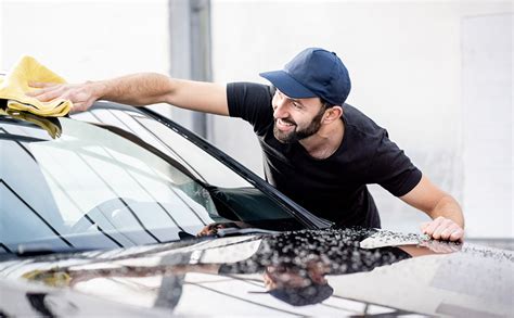 Cómo cuidar las lunas de tu coche FASEmotor