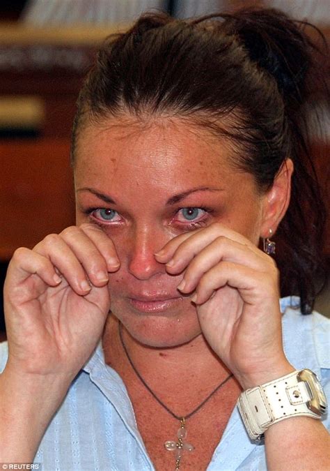 Customs Officer Had Sixth Sense Over Schapelle Corby Daily Mail Online