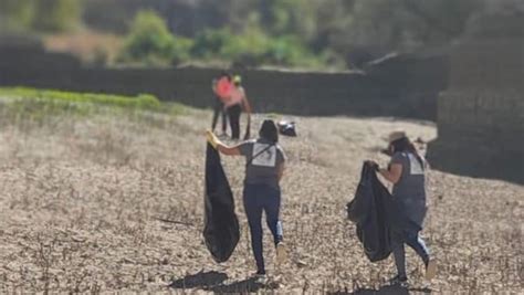 Voluntarios Se Unen Para Limpiar La Presa De San Renovato De Guanajuato