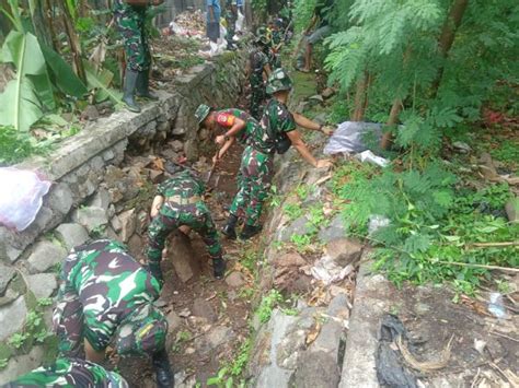 Lingkungan Bersih Koramil Kramatjati Karya Bakti Bersihkan Sarana Dan