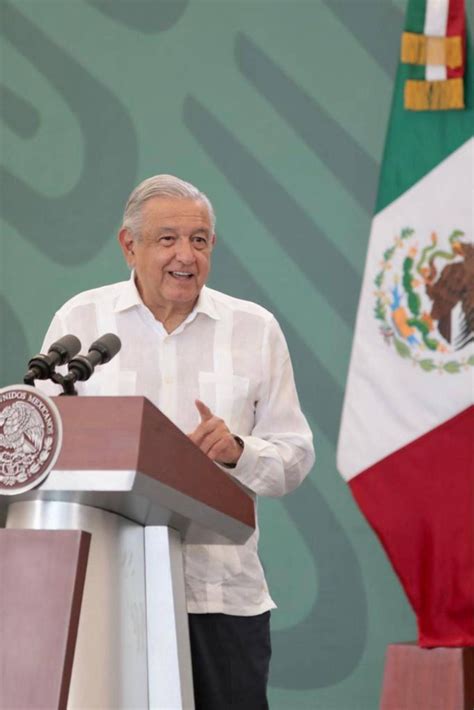 AMLO prevé autosuficiencia petrolera y alimentaria para el próximo año